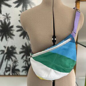 HANDMADE | Rainbow-colored Fanny Pack (White / Green / Blue)